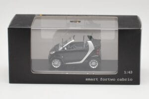 Smart Fortwo Cabrio Giliai Juodas Minichamps 1:43 Q0022561V001C18Q00 Metalas - nuotrauka 4 iš 4