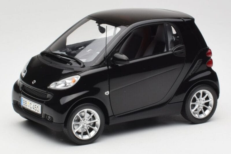 Smart Fortwo Coupe W451 Deep Juodas Minichamps 1:18 Q0022563V001C02Q00 Metalas