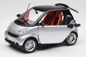 Smart Fortwo Coupe W451 Sidabrinis & Juodas Minichamps 1:18 Q0022528V001C75Q00 Metalas - nuotrauka 2 iš 8