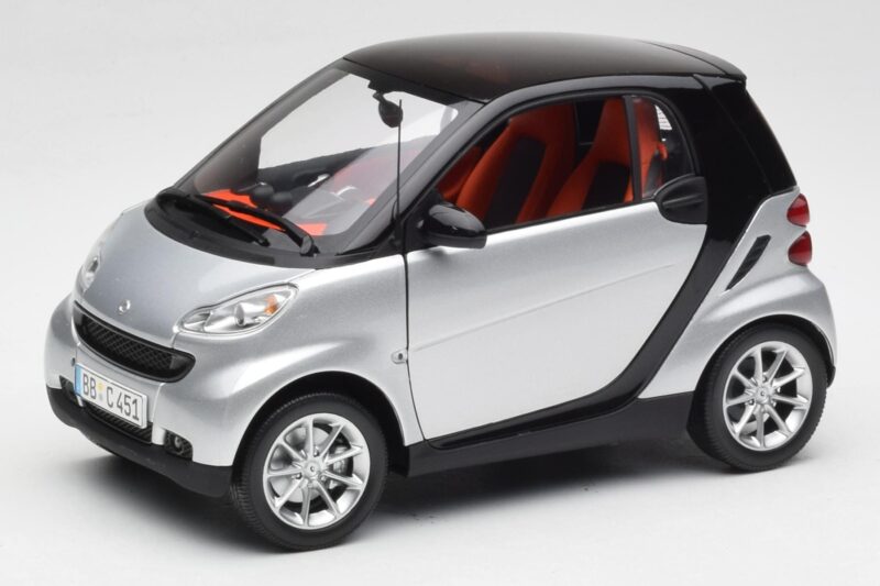 Smart Fortwo Coupe W451 Sidabrinis & Juodas Minichamps 1:18 Q0022528V001C75Q00 Metalas