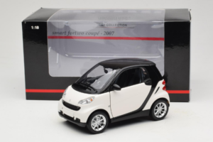 Smart Fortwo 451 Coupe Baltas Juodas Minichamps 1:18 150036302 Metalas - nuotrauka 8 iš 8