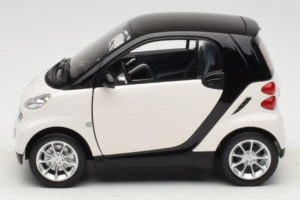Smart Fortwo 451 Coupe Baltas Juodas Minichamps 1:18 150036302 Metalas - nuotrauka 4 iš 8