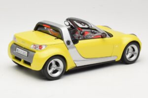 Smart Roadster 452 Geltonas Bburago 1:18 34099-M2 Metalas - nuotrauka 3 iš 8