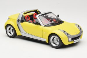 Smart Roadster 452 Geltonas Bburago 1:18 34099-M2 Metalas - nuotrauka 6 iš 8