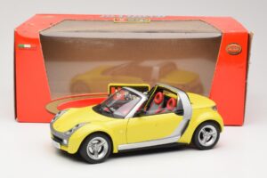 Smart Roadster 452 Geltonas Bburago 1:18 34099-M2 Metalas - nuotrauka 8 iš 8