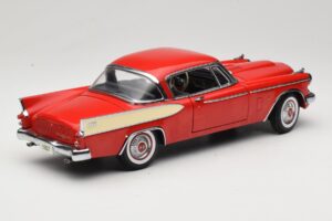 Studebaker Golden Hawk Apache Red Motor City 1:18 80009 Metalas - nuotrauka 3 iš 8