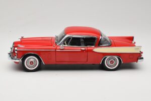 Studebaker Golden Hawk Apache Red Motor City 1:18 80009 Metalas - nuotrauka 4 iš 8