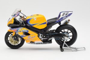 Suzuki GSX-R 1000 Team Alstare Corona Extra T. Corser WSB 2005 Minichamps 1:12 122052211 Metalas