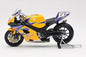 Suzuki GSX-R 1000 Team Alstare Corona Extra Y. Kagayama WSB 2005 Minichamps 1:12 122052271 Metalas