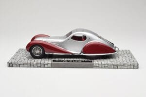 Talbot-Lago T150 C-SS Coupe Sidabrinis Raudonas Minichamps 1:18 107117121 Derva - nuotrauka 3 iš 6