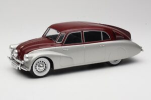 Tatra 87 Sidabrinis & Tamsiai Raudonas MCG 1:18 MCG18067 Metalas