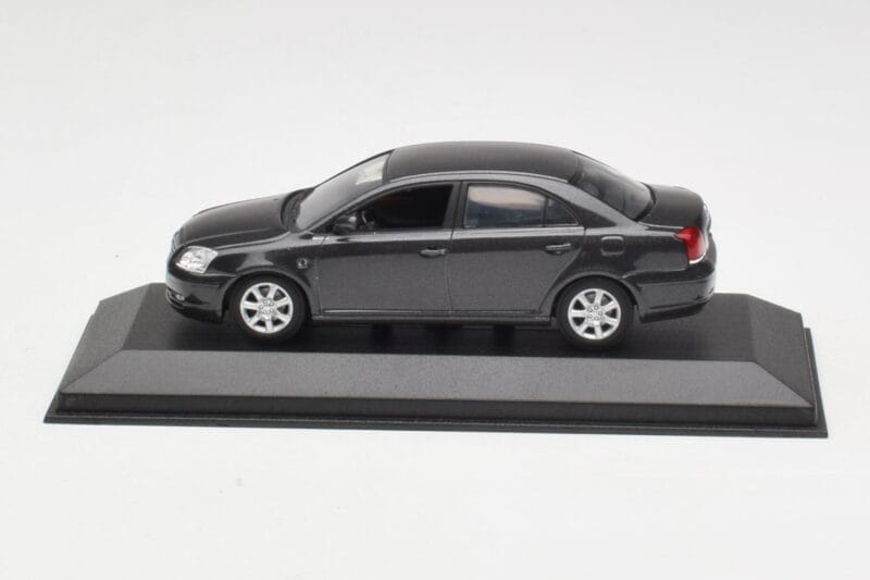 Toyota Avensis T250 Tamsiai Pilkas Minichamps 1:43 TOYOTA003 Metalas