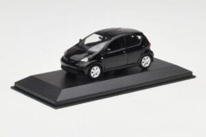 Toyota Aygo AB10 Juodas Minichamps 1:43 400166401 Metalas - nuotrauka 2 iš 4