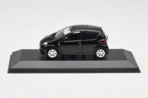 Toyota Aygo AB10 Juodas Minichamps 1:43 400166401 Metalas