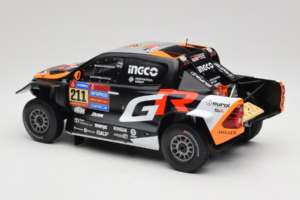 Toyota GR DKR Hilux Evo #211 H. Lategan / B. Cummings Rally Dakar 2025 IXO 1:18 18RMC237 Metalas - nuotrauka 5 iš 6