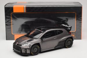 Toyota GR Yaris Rally2 Pilkas IXO 1:18 18CMC210 Metalas - nuotrauka 6 iš 6