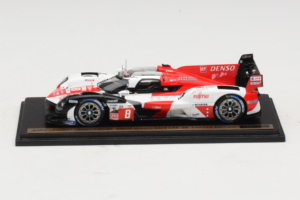 Toyota GR010 Hybrid Hypercar #8 S. Buemi / B. Hartley / R. Hirakawa Toyota Gazoo Racing 24 Hours of Le Mans 2023 Spark 1:43 T - nuotrauka 2 iš 4