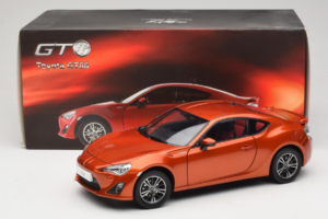Toyota GT86 Raudonas Century Dragon 1:18 CD01 Metalas - nuotrauka 8 iš 8