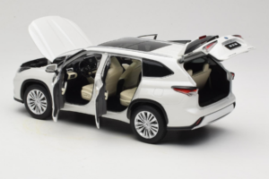 Toyota Highlander XU70 Baltas OEM 1:18 26071-2011 Metalas - nuotrauka 5 iš 8
