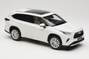 Toyota Highlander XU70 Baltas OEM 1:18 26071-2011 Metalas - nuotrauka 6 iš 8