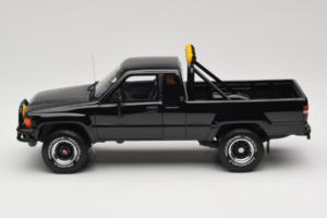 Toyota Hilux N60 SR5 Pickup Juodas Otto 1:18 OT481B Derva - nuotrauka 3 iš 6