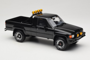 Toyota Hilux N60 SR5 Pickup Juodas Otto 1:18 OT481B Derva - nuotrauka 4 iš 6