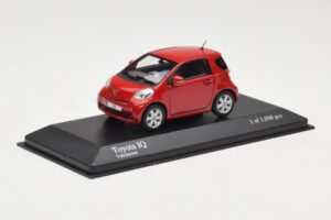 Toyota iQ Raudonas Minichamps 1:43 400166800 Metalas - nuotrauka 2 iš 4