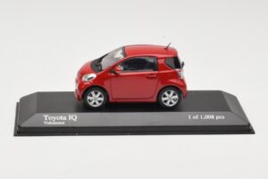 Toyota iQ Raudonas Minichamps 1:43 400166800 Metalas