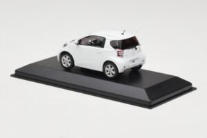 Toyota iQ Baltas Minichamps 1:43 TOYOTA009 Metalas - nuotrauka 3 iš 4