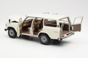 Toyota Land Cruiser J60 Baltas Kyosho 1:18 08956W Metalas - nuotrauka 5 iš 8