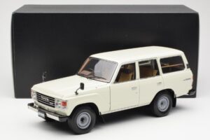 Toyota Land Cruiser J60 Baltas Kyosho 1:18 08956W Metalas - nuotrauka 8 iš 8