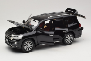 Toyota Land Cruiser LC200 Juodas Kengfai 1:18 KF024-13 Metalas - nuotrauka 2 iš 8