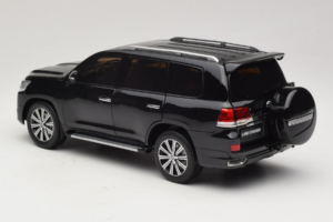 Toyota Land Cruiser LC200 Juodas Kengfai 1:18 KF024-13 Metalas - nuotrauka 7 iš 8