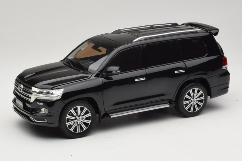 Toyota Land Cruiser LC200 Juodas Kengfai 1:18 KF024-13 Metalas