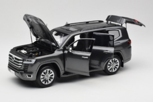 Toyota Land Cruiser LC300 ZX Pilkas LCD 1:18 LCD18013-ZX-GR Metalas - nuotrauka 2 iš 8