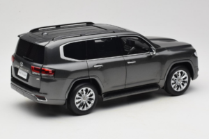Toyota Land Cruiser LC300 ZX Pilkas LCD 1:18 LCD18013-ZX-GR Metalas - nuotrauka 3 iš 8
