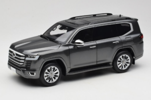 Toyota Land Cruiser LC300 ZX Pilkas LCD 1:18 LCD18013-ZX-GR Metalas