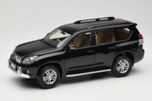 Toyota Land Cruiser Prado J150 Juodas Paudi Model 1:18 623132-BK Metalas