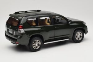 Toyota Land Cruiser Prado J150 Žalias Paudi Model 1:18 623132-GR Metalas - nuotrauka 3 iš 8