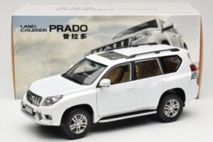 Toyota Land Cruiser Prado J150 Baltas Paudi Model 1:18 623132-WH Metalas - nuotrauka 8 iš 8