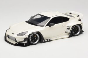 Toyota Pandem GR86 ZN8 Crystal White GT Spirit 1:18 GT498 Derva