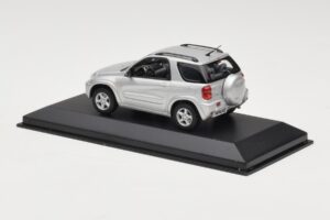 Toyota RAV4 XA20 Sidabrinis Šviesus Interjeras Minichamps 1:43 31434205 Metalas - nuotrauka 3 iš 4