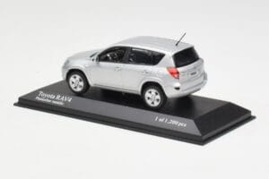 Toyota RAV4 XA30 Sidabrinis Minichamps 1:43 400166570 Metalas - nuotrauka 3 iš 4