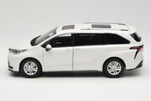 Toyota Sienna XL30 Baltas OEM 1:18 TOYOTA013 Metalas - nuotrauka 4 iš 8