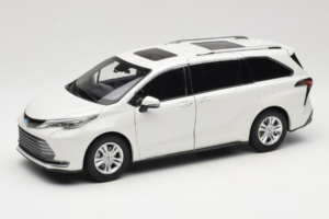 Toyota Sienna XL30 Baltas OEM 1:18 TOYOTA013 Metalas