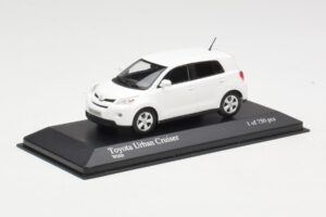 Toyota Urban Cruiser Baltas Minichamps 1:43 400166960 Metalas - nuotrauka 3 iš 3