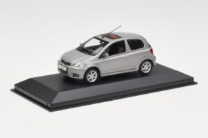 Toyota Yaris XP10 TS Pilkas Minichamps 1:43 TOYOTA007 Metalas - nuotrauka 3 iš 3