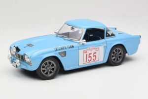 Triumph TR4 Rally Car Revell 1:18 8773 Metalas