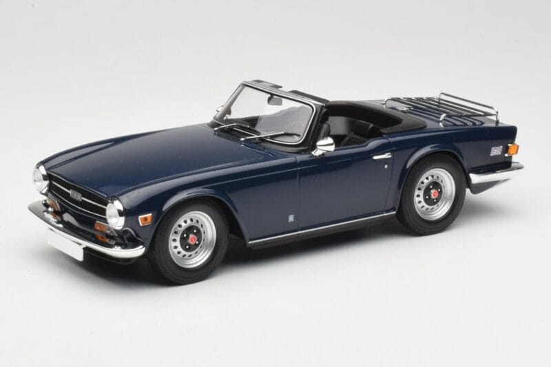 Triumph TR6 PI Tamsiai Mėlynas Minichamps 1:18 155132032 Metalas
