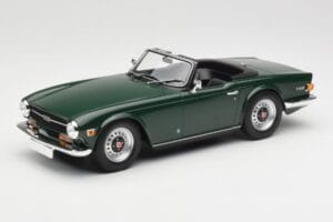 Triumph TR6 PI Tamsiai Žalias Minichamps 1:18 155132030 Metalas